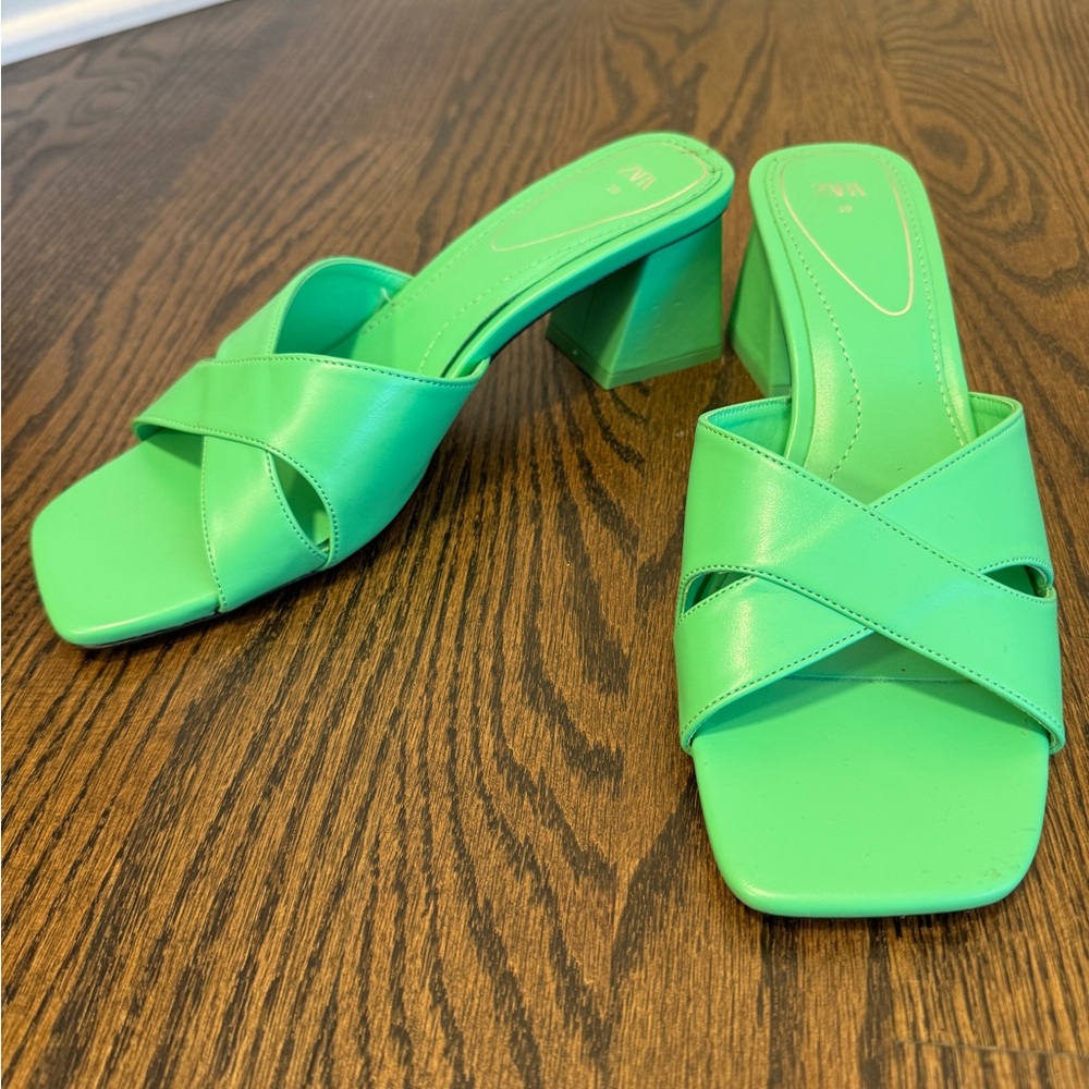 Zara green sandal block heels size 39